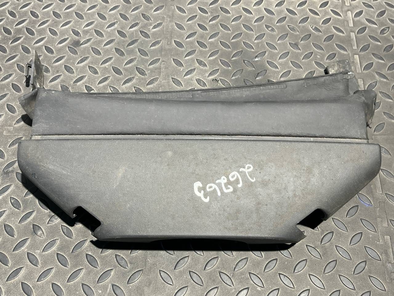 Кожух рулевой колонки нижний Opel Signum 2003-2008