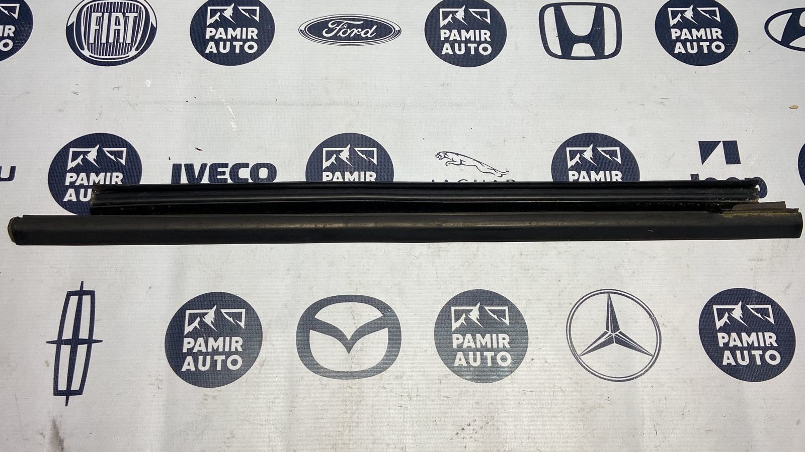 Уплотнитель двери задний правый Ford Focus/2 2004-2011