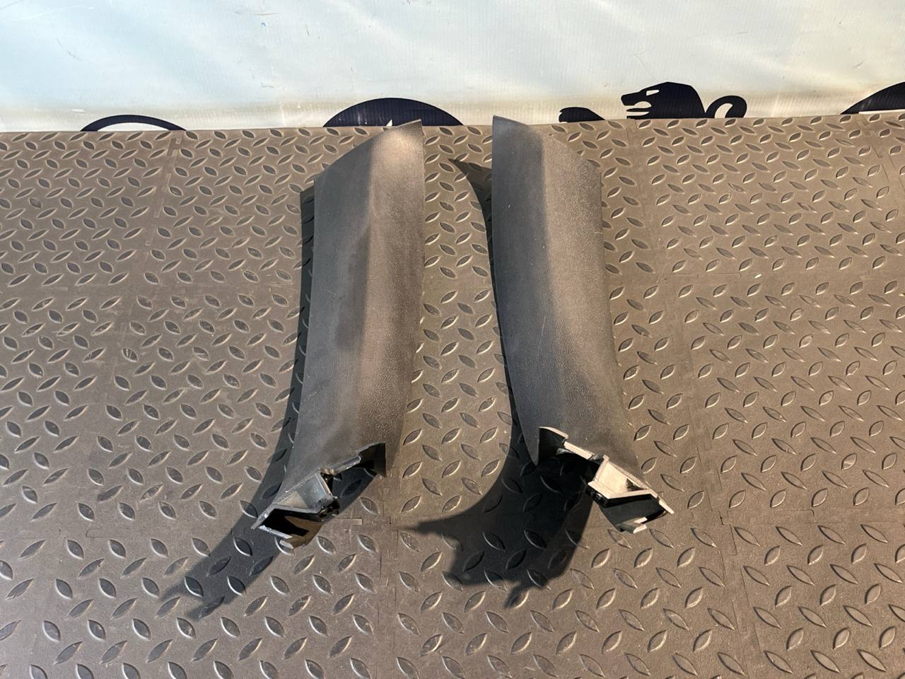 Обшивка двери багажника Mercedes M/W164 2005-2011