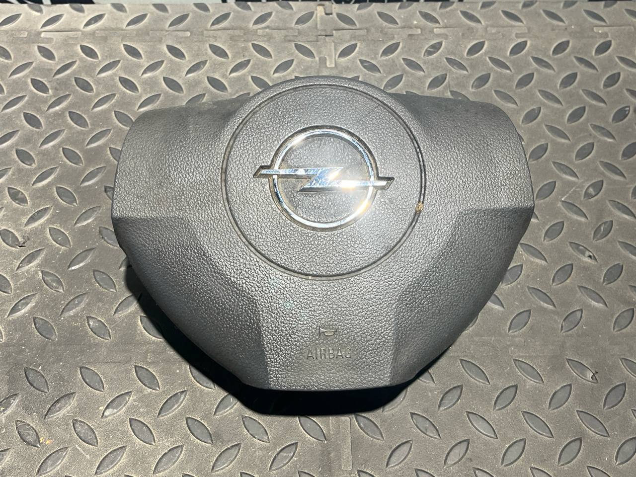 Подушка безопасности в руль Opel Signum 2003-2008