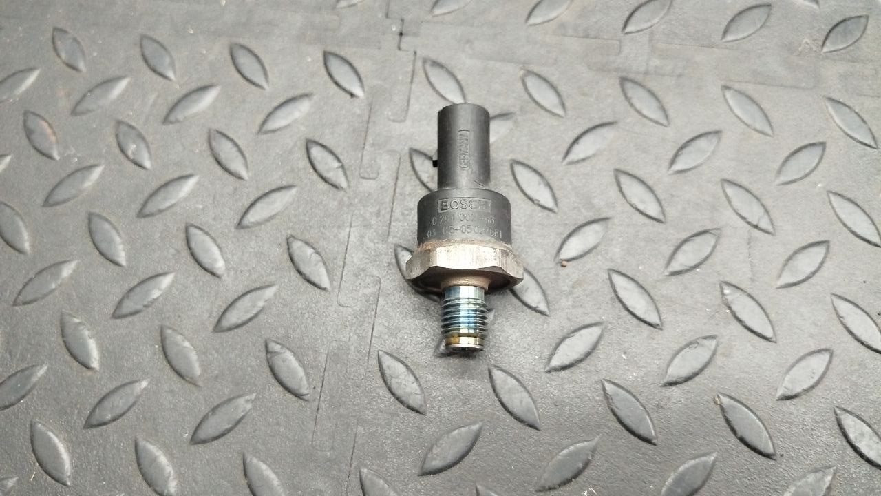 Датчик давления топлива Mercedes M/W163 1997-2005