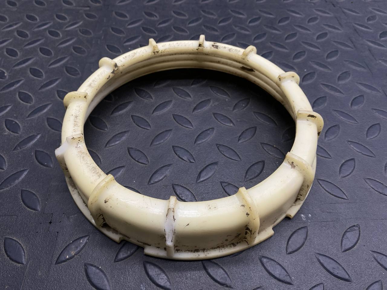 Гайка топливного насоса Ford Transit 2000-2006