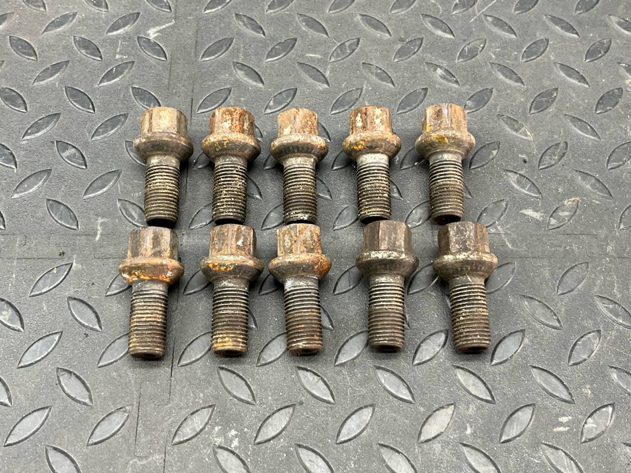 Болт колесный Mercedes B/W245 2005-2011