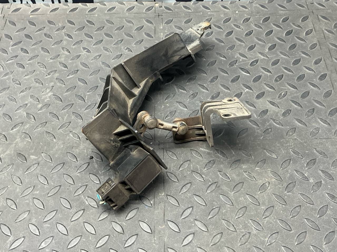 Датчик положения кузова Ford Mondeo/3 2000-2007