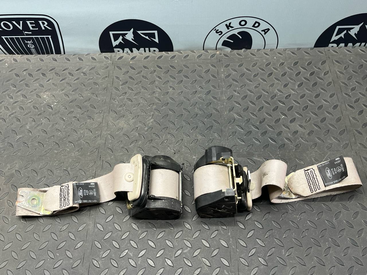 Ремень безопасности задний Ford Mondeo/3 2000-2007