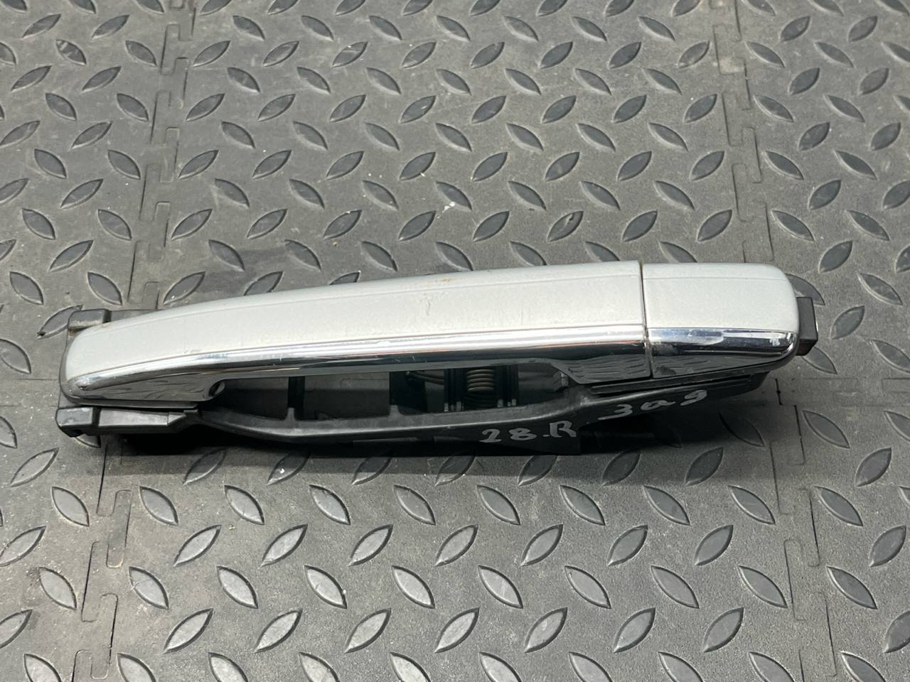 Ручка двери задняя правая Mercedes E/W210 1995-2003