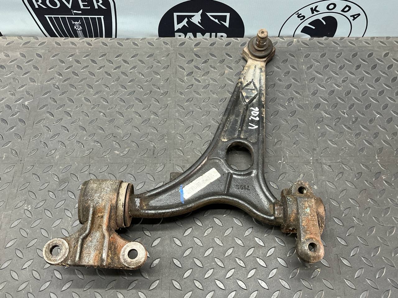 Рычаг передний левый Peugeot Expert/2 2007-2016