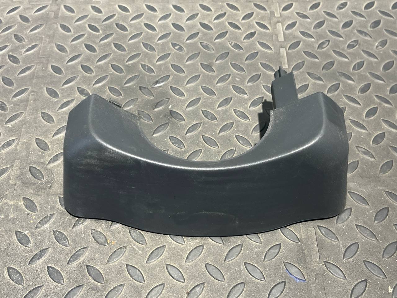 Кожух рулевой колонки верхний Renault Megane/2 2002-2009