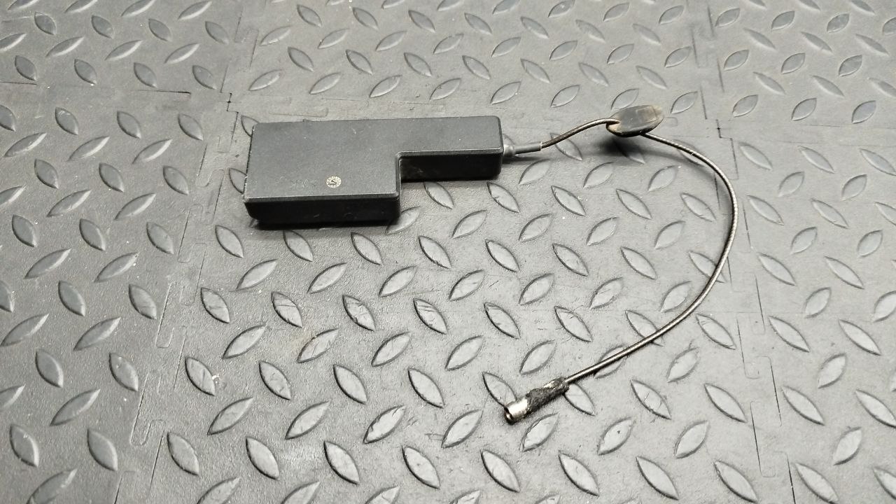 Усилитель антенны Mercedes E/W211 2002-2009