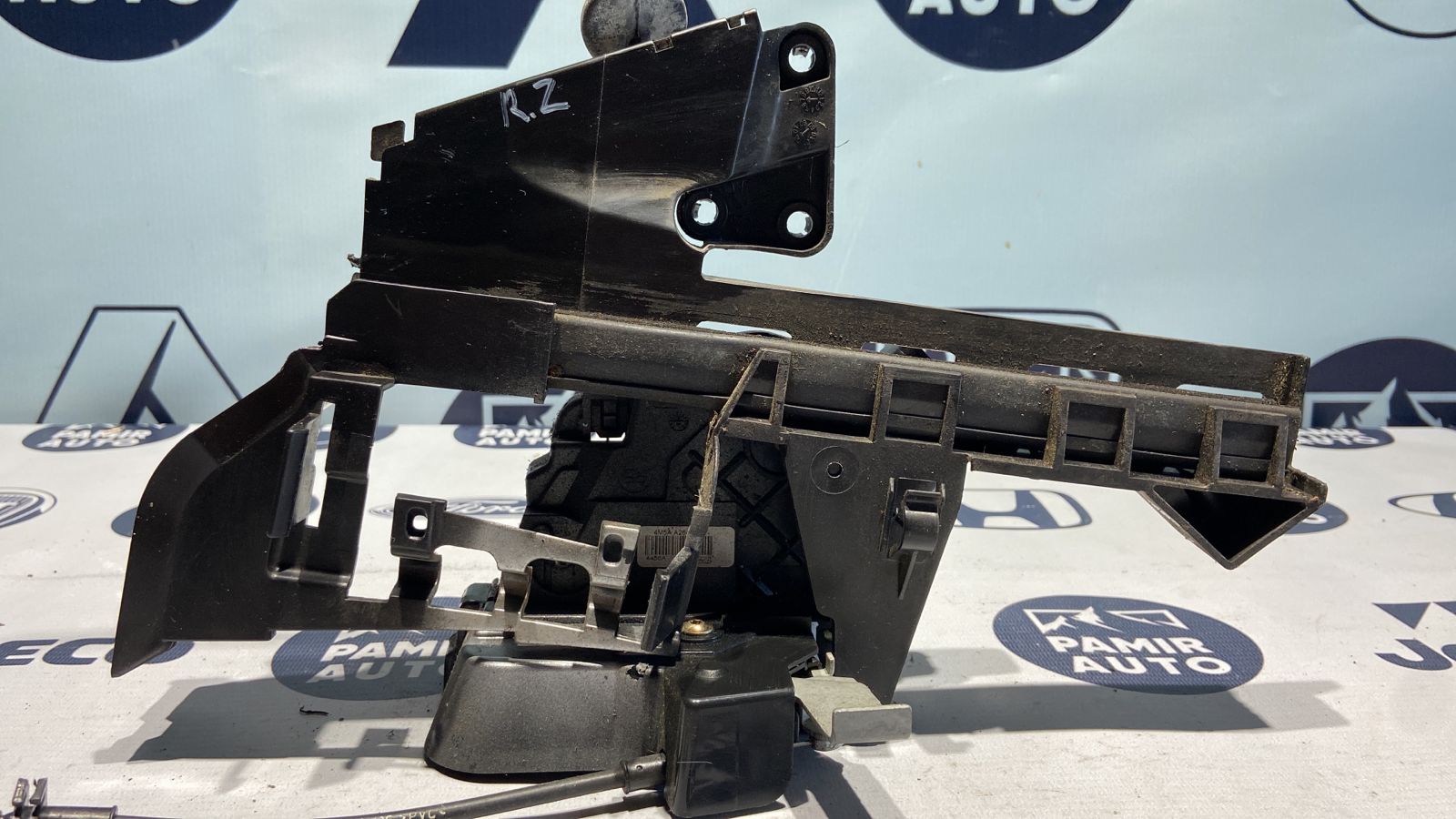 Замок двери задний правый Ford Focus/2 2004-2011