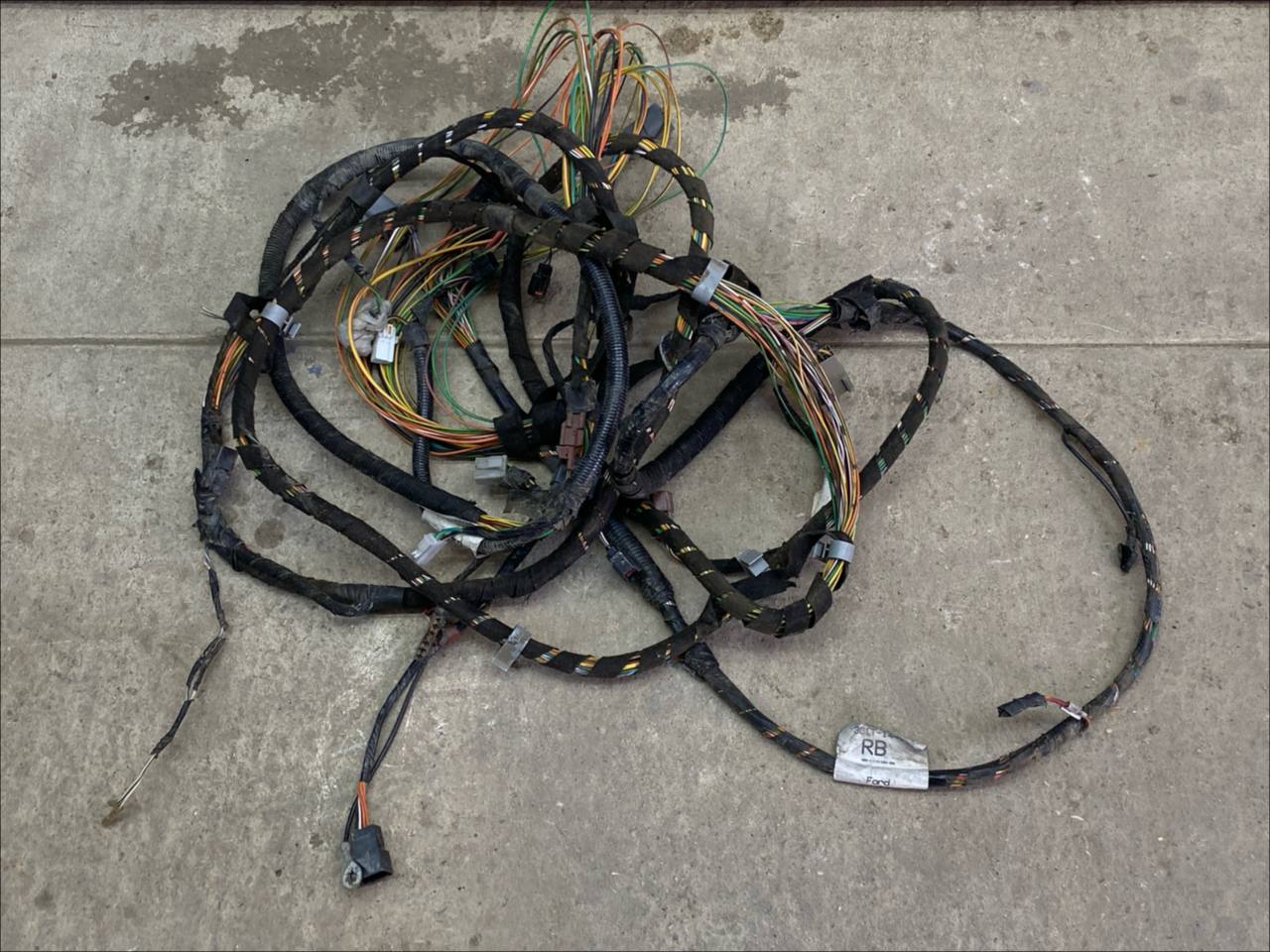 Проводка заднего фонаря Ford Transit 2000-2006