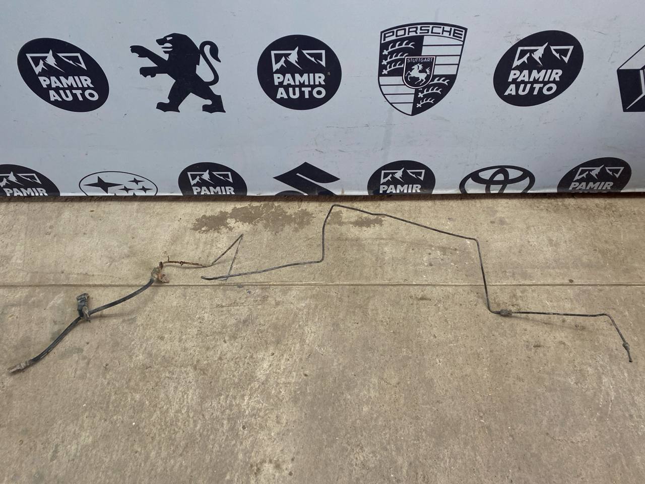 Трубка тормозная правая Mercedes C/W202 1993-2001