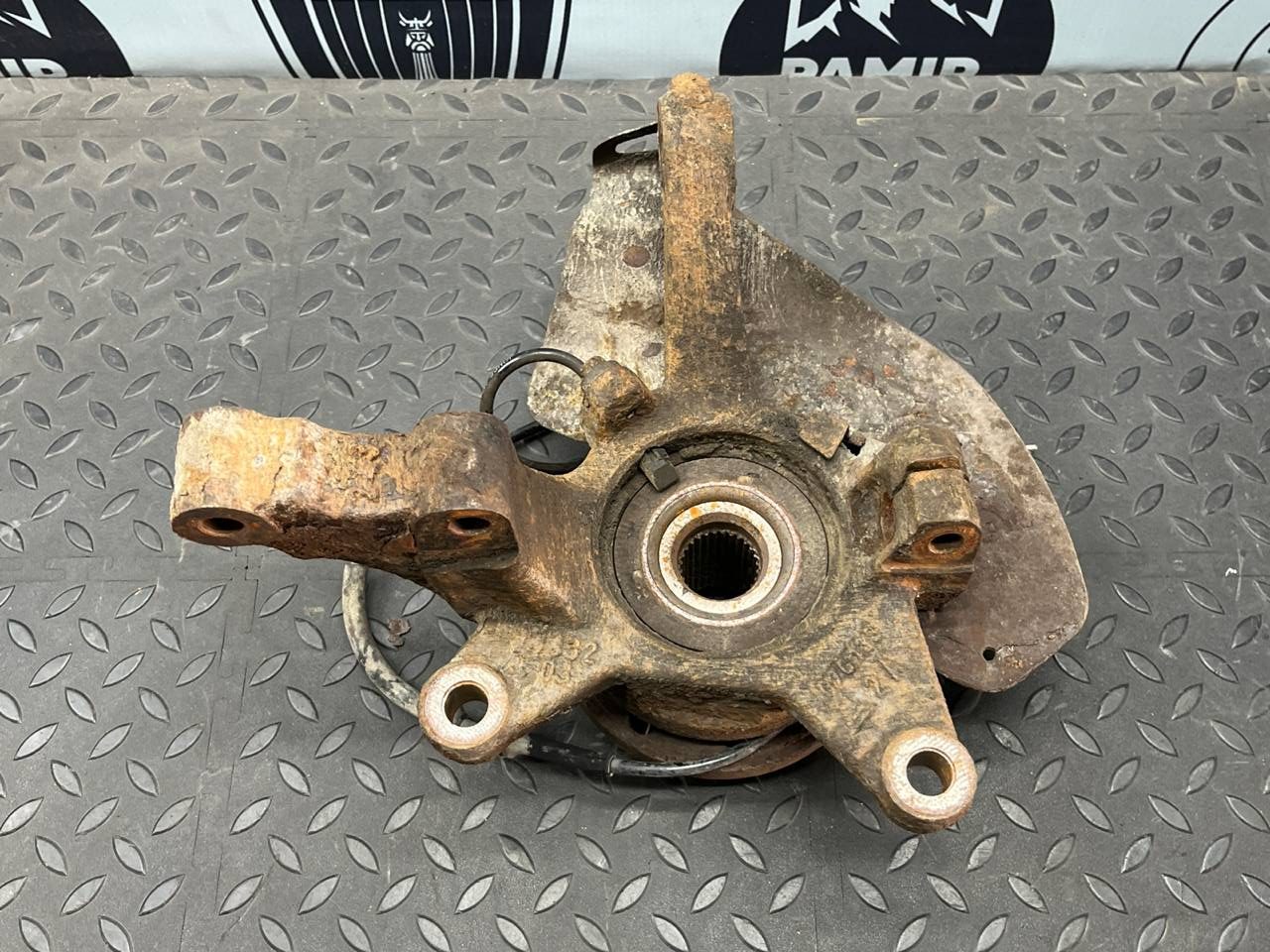 Кулак поворотный передний правый Peugeot Expert/2 2007-2016