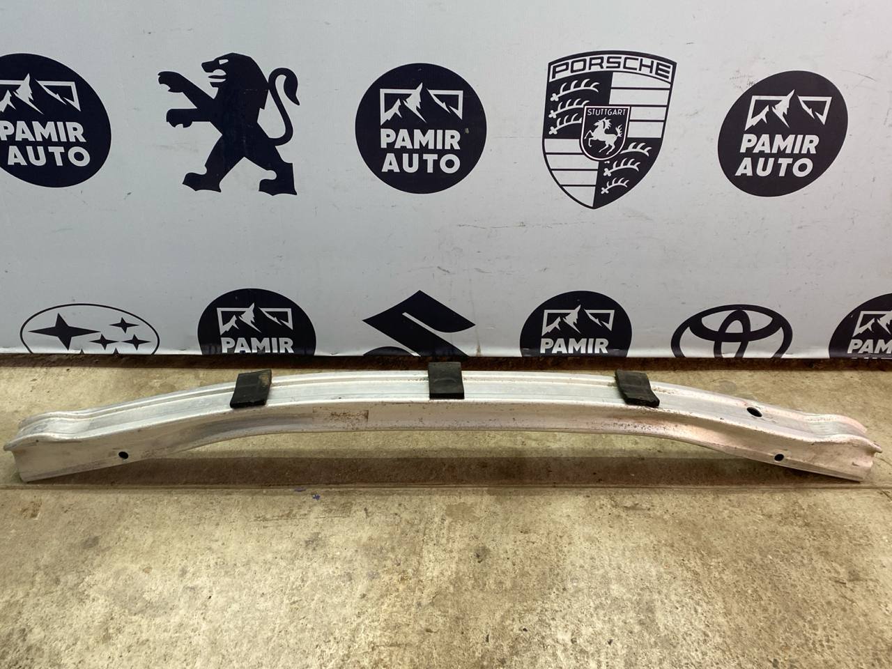 Усилитель бампера передний Renault Megane/2 2002-2009