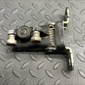 Ролик двери сдвижной центральный правый Ford Transit 2000-2006