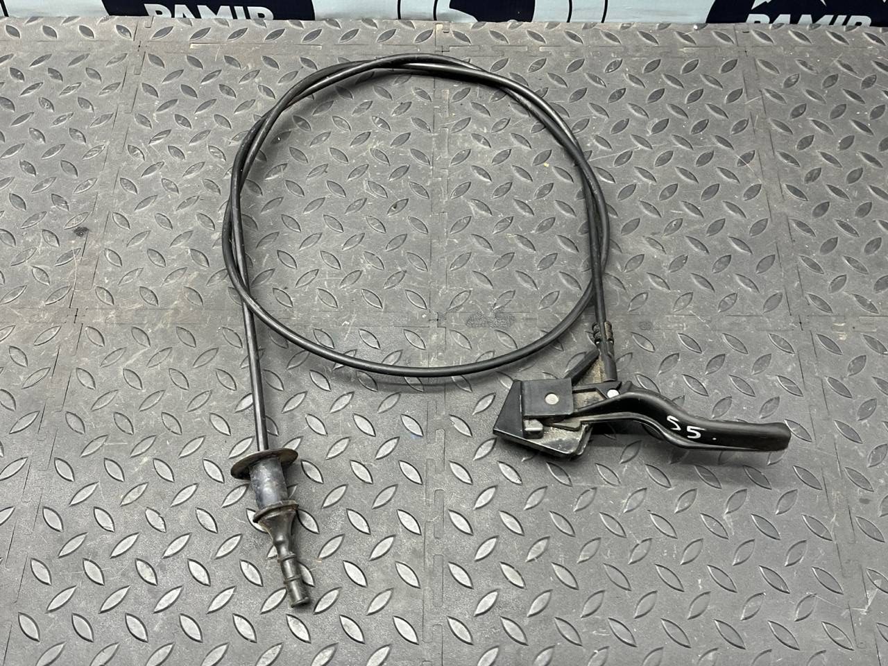 Ручка открывания капота Opel Zafira/B 2005-2014