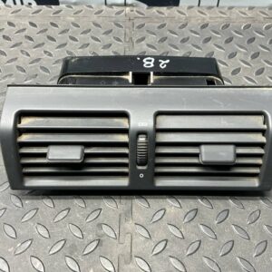 Дефлектор воздушный центральный Mercedes E/W210 1995-2003