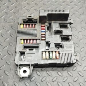 Блок предохранителей Renault Scenic/2 2003-2009