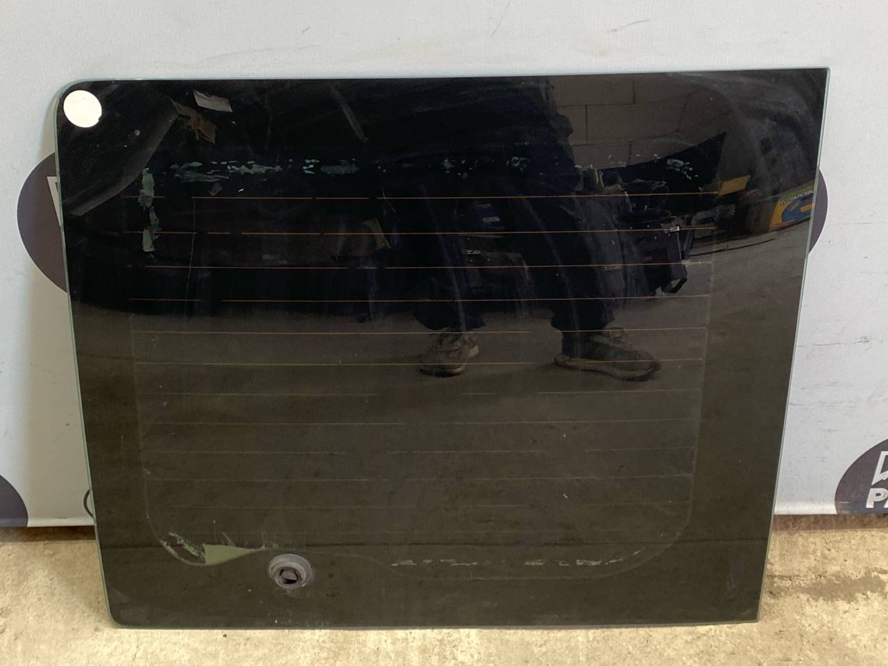 Стекло двери багажника левое Ford Transit 2000-2006