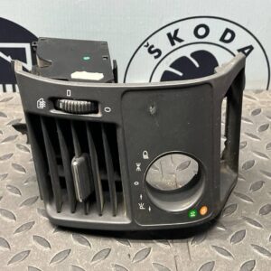 Дефлектор воздушный левый Mercedes E/W210 1995-2003