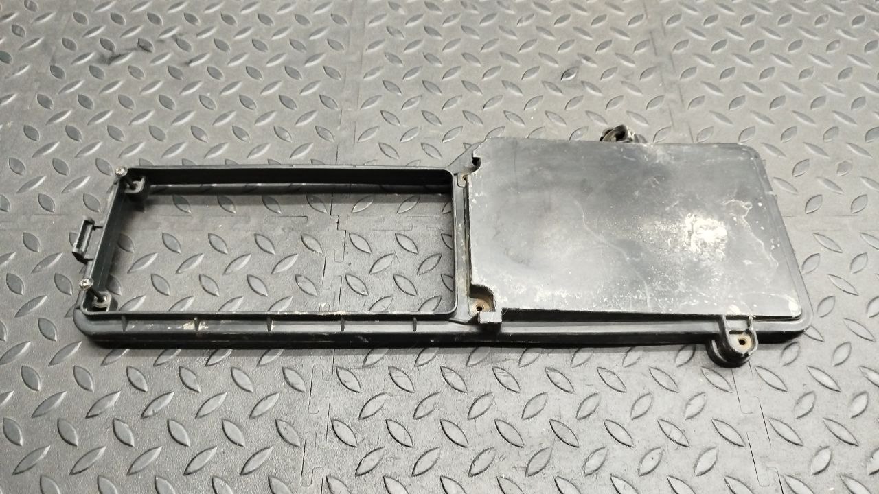 Крышка блока предохранителей Mercedes C/W202 1993-2001
