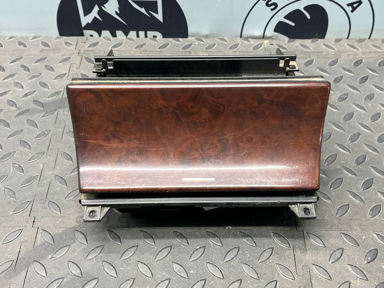 Пепельница Mercedes E/W210 1995-2003