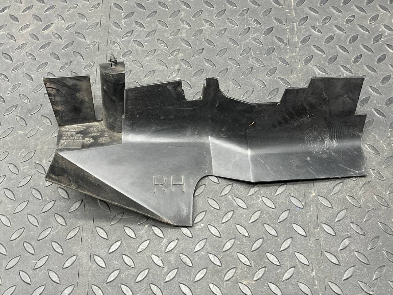 Воздуховод радиатора правый Ford Mondeo/3 2000-2007