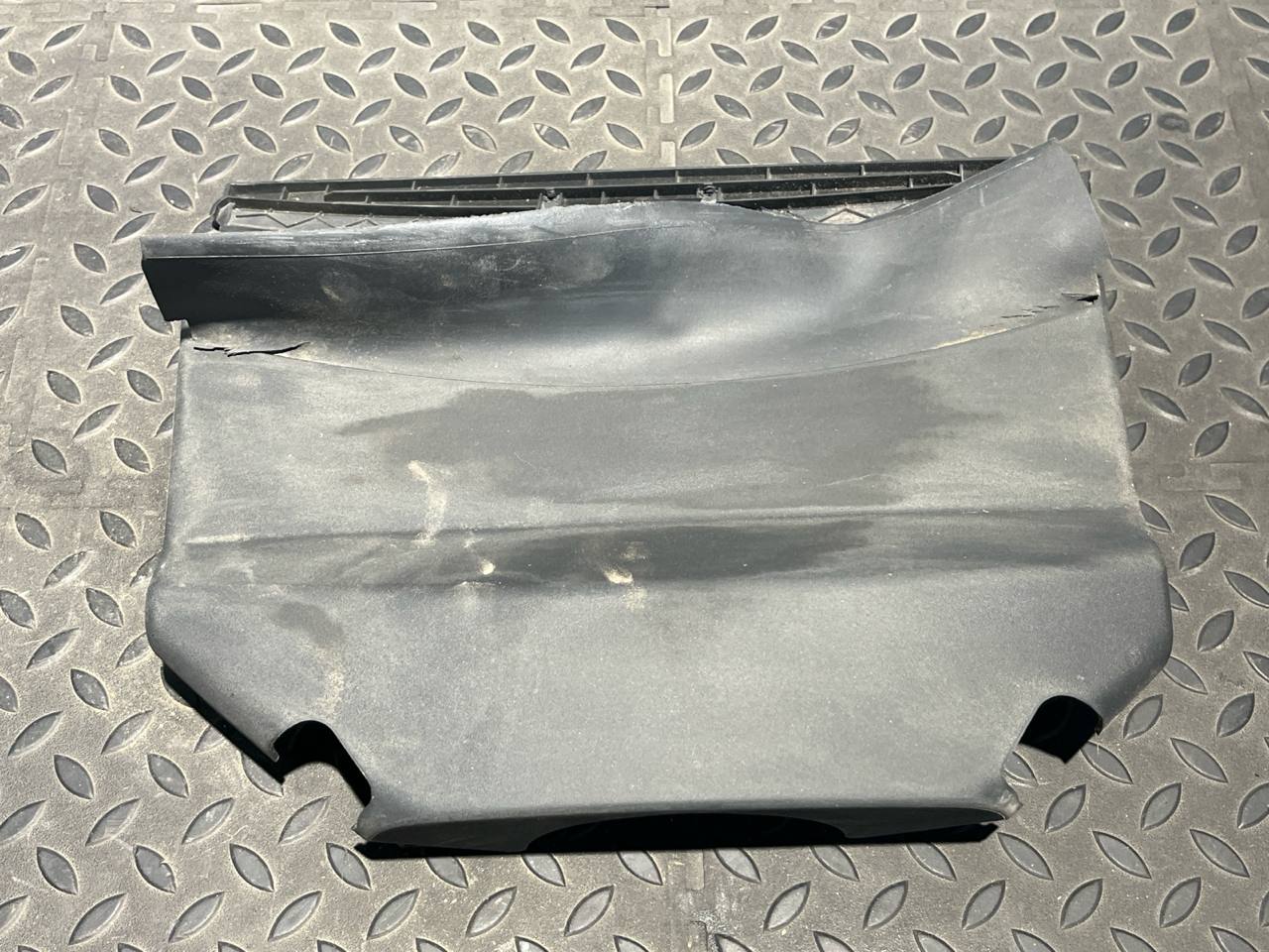 Кожух рулевой колонки верхний Opel Zafira/B 2005-2014