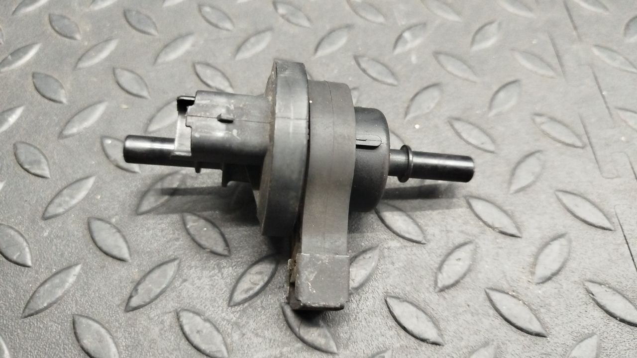 Клапан вентиляции топливного бака Renault Scenic/2 2003-2009