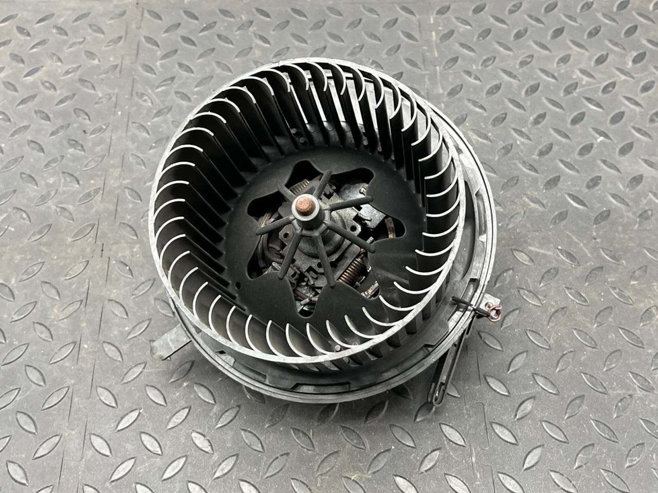 Моторчик отопителя Mercedes B/W245 2005-2011