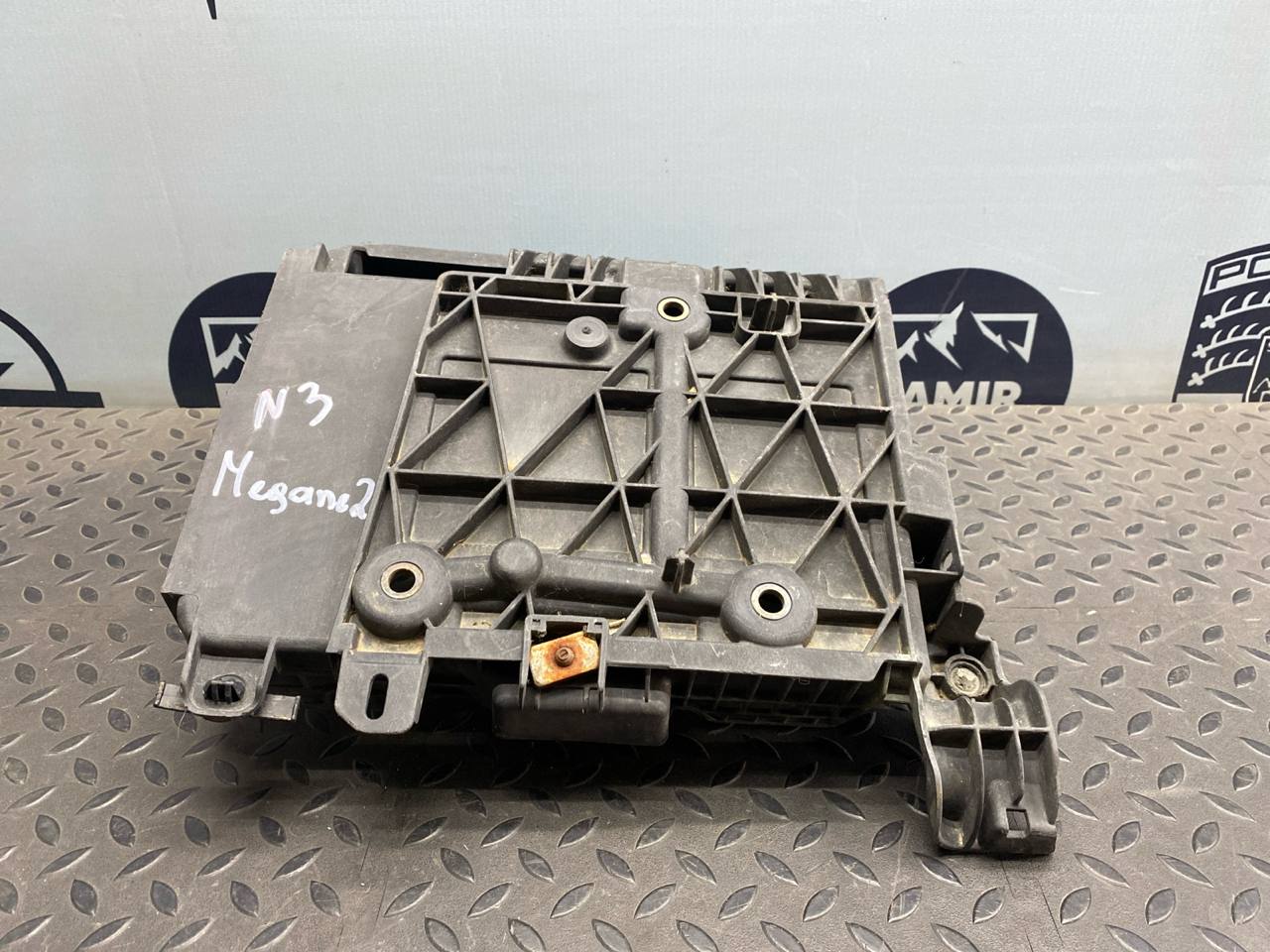 Крепление АКБ Renault Megane/2 2002-2009