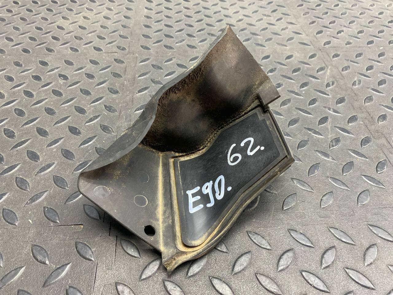 Водосток левый BMW 3/E90 2004-2013