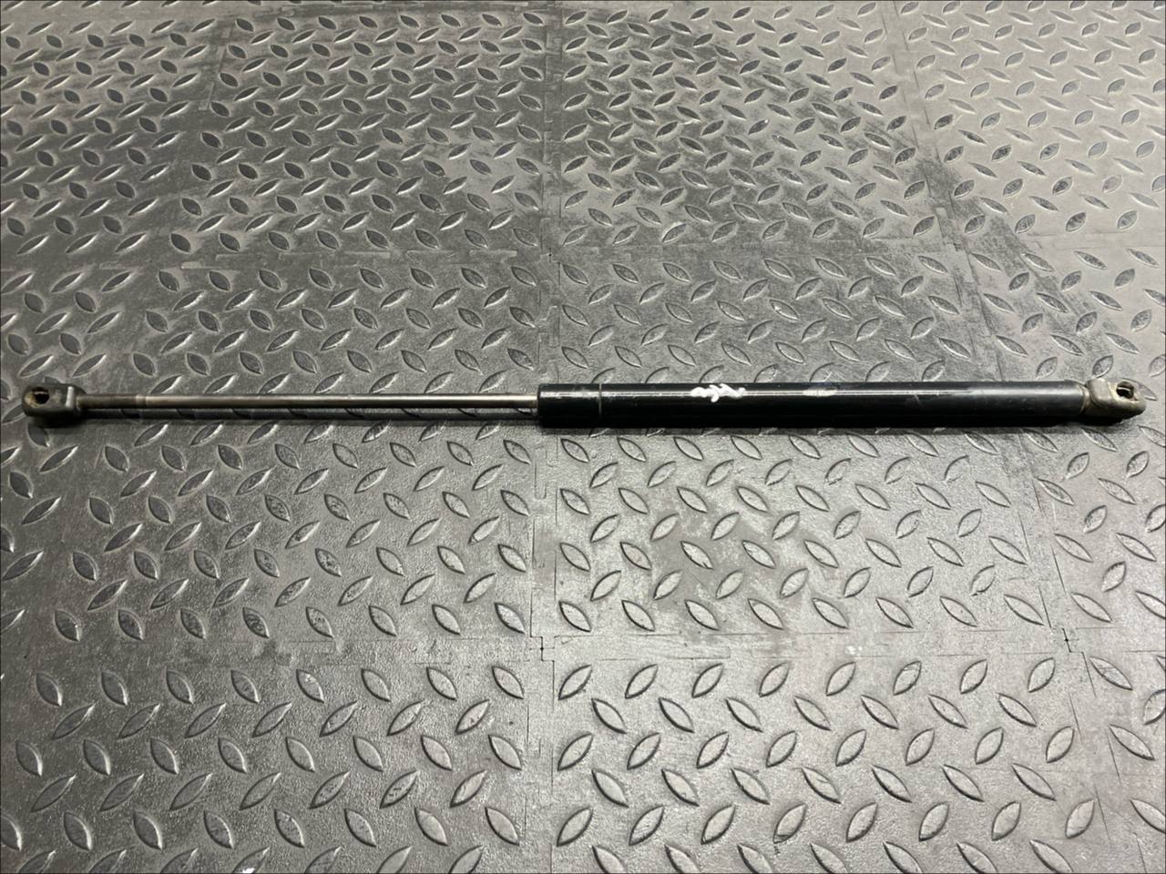 Амортизатор двери багажника Ford Mondeo/3 2000-2007