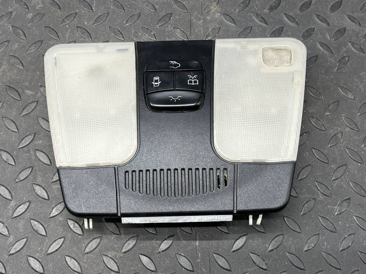 Плафон салонный Mercedes C/W202 1993-2001