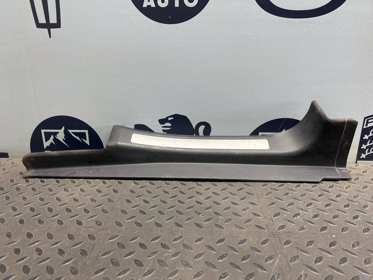 Накладка порога задняя правая Mercedes C/W203 2000-2008