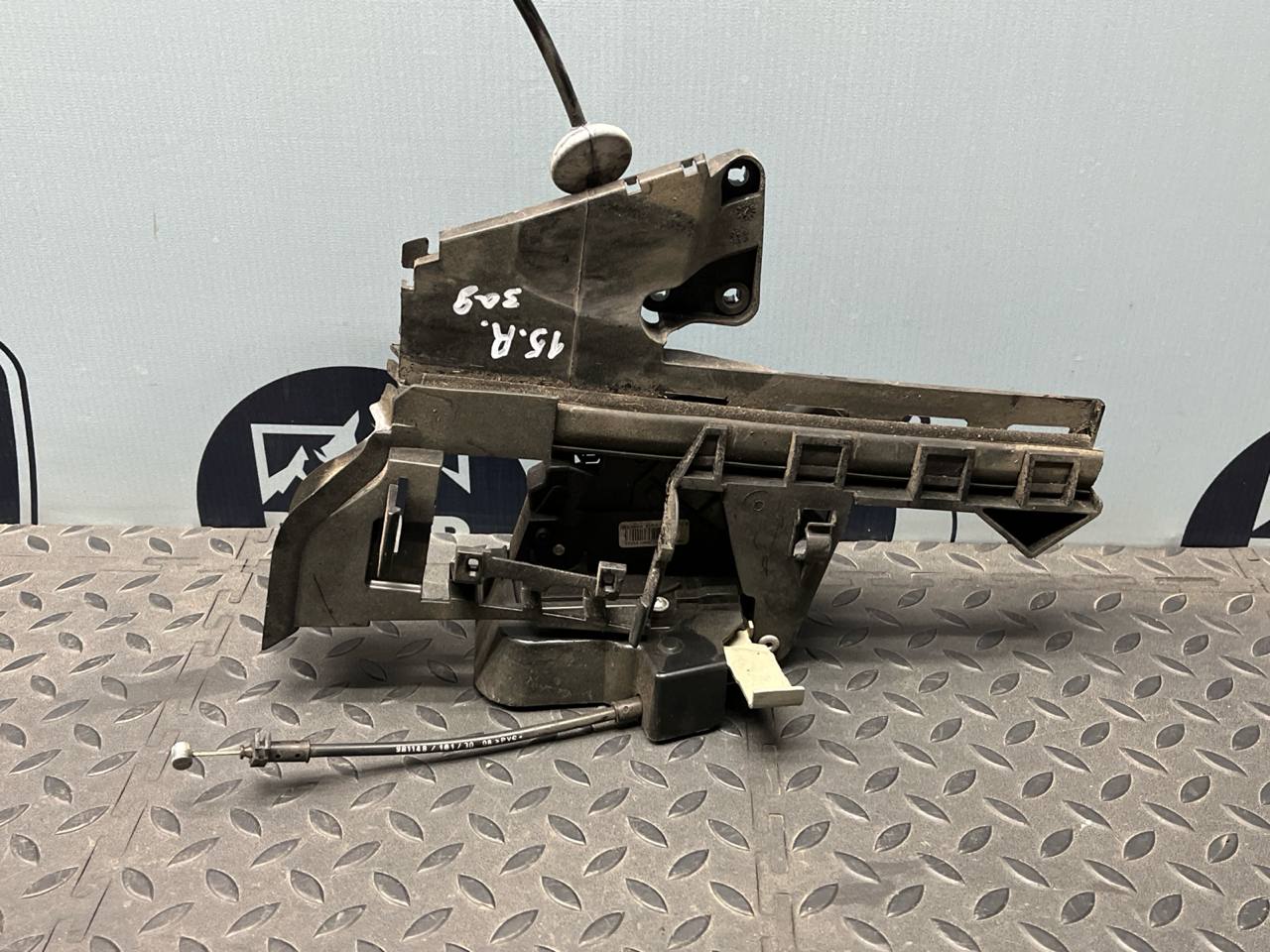 Замок двери задний правый Ford Focus/2 2004-2011