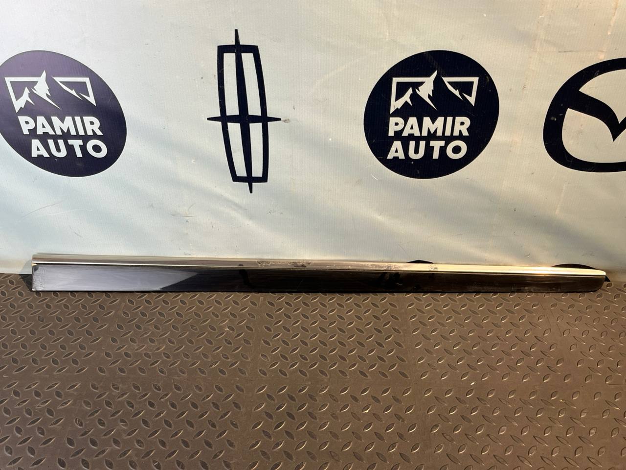 Молдинг двери передний правый Mercedes M/W164 2005-2011