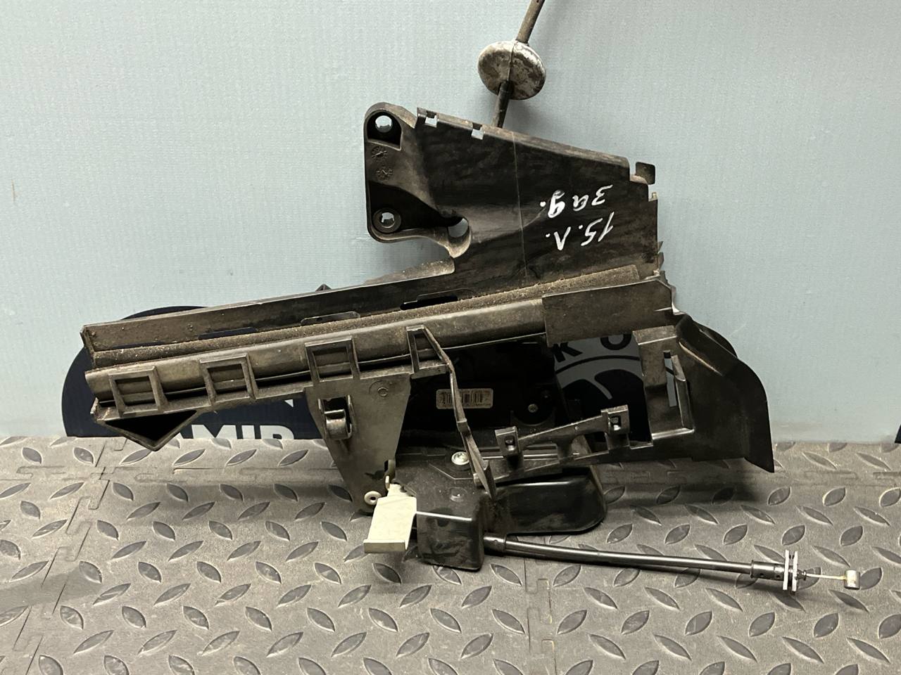 Замок двери задний левый Ford Focus/2 2004-2011