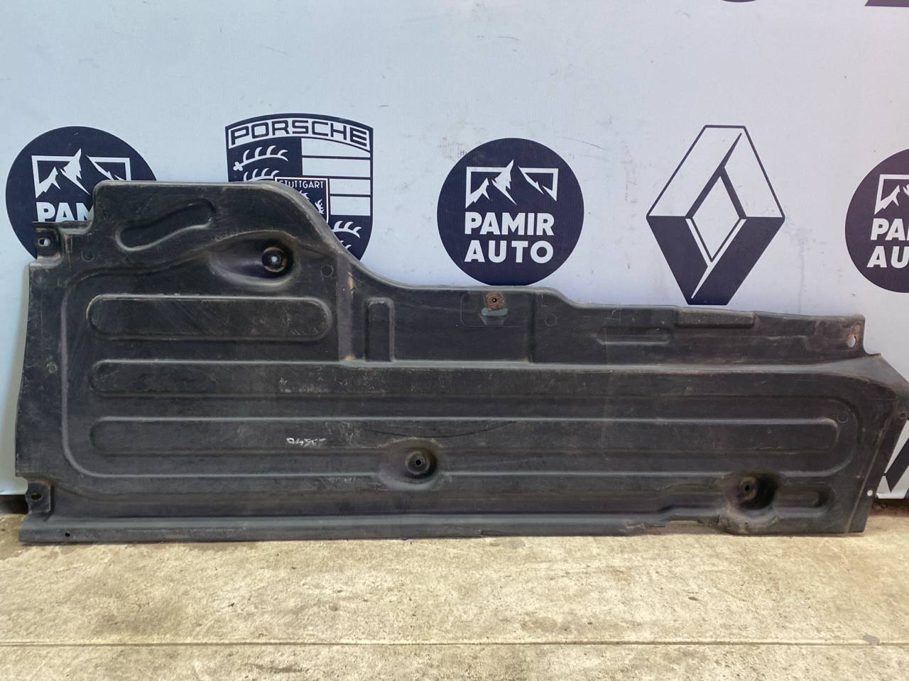 Защита антигравийная передняя левая Mercedes E/W211 2002-2009