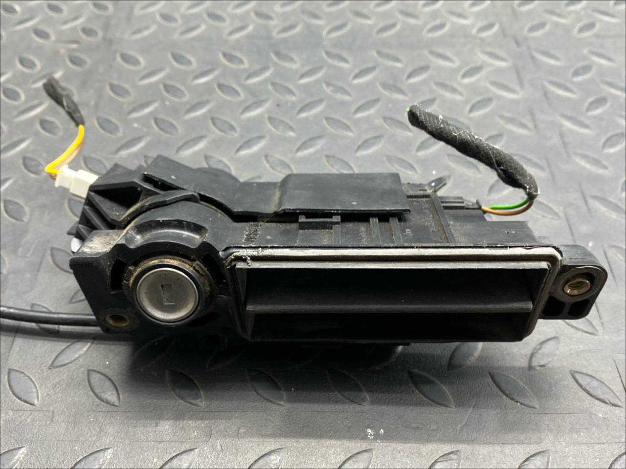 Ручка крышки багажника Mercedes C/W203 2000-2008