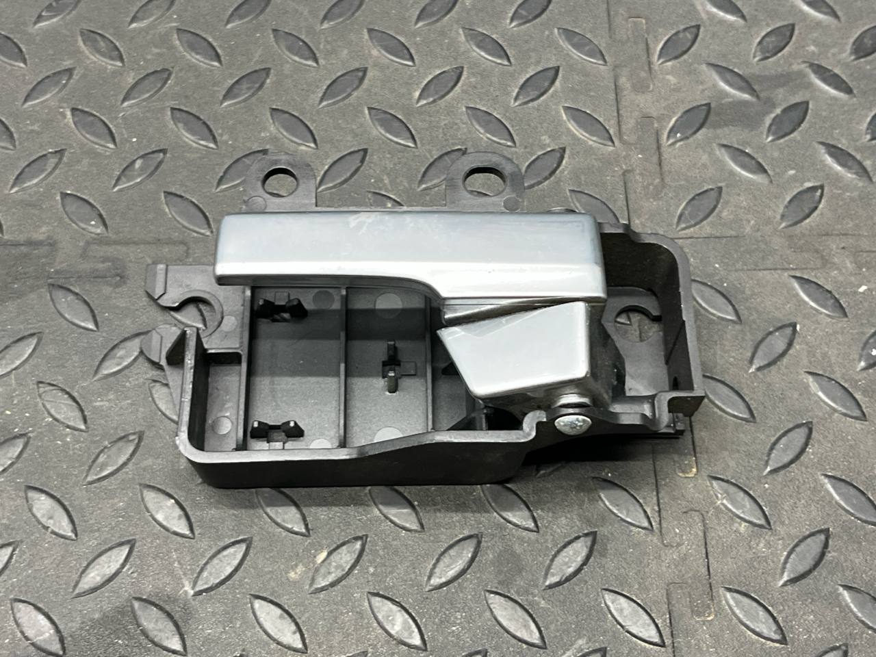 Ручка двери задняя левая Ford Focus/2 2004-2011