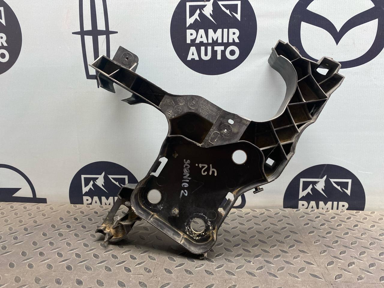 Кронштейн фары правый Renault Scenic/2 2003-2009