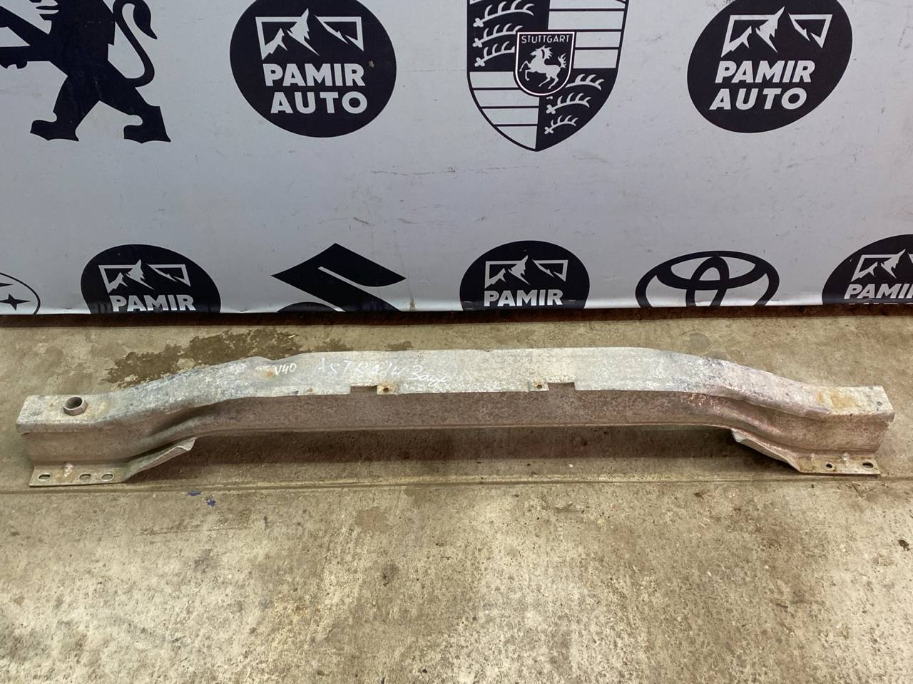 Усилитель бампера задний Opel Astra/H 2004-2014