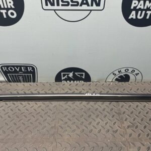 Уплотнитель двери передний левый Mercedes C/W202 1993-2001