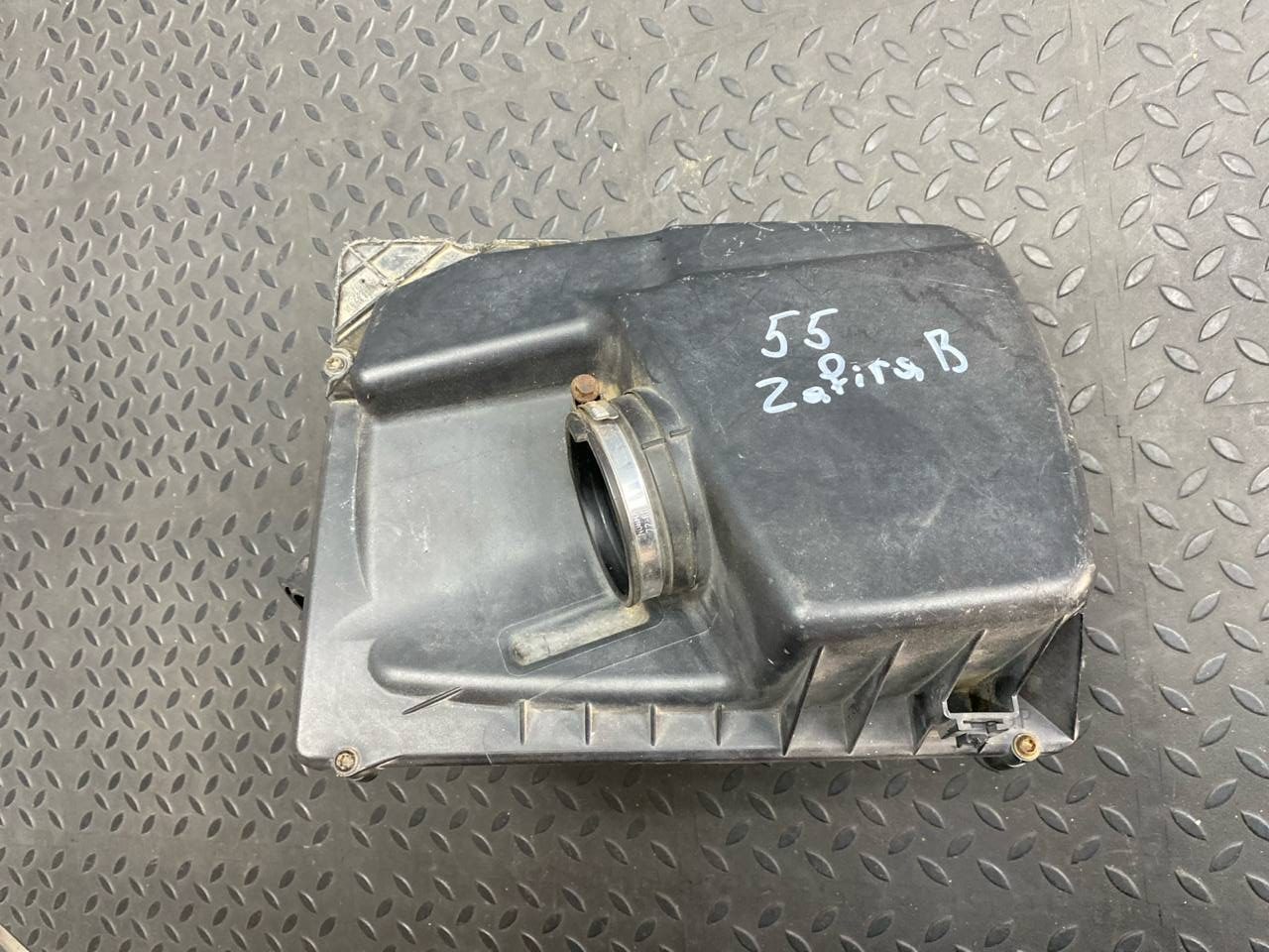 Корпус воздушного фильтра Opel Zafira/B 2005-2014