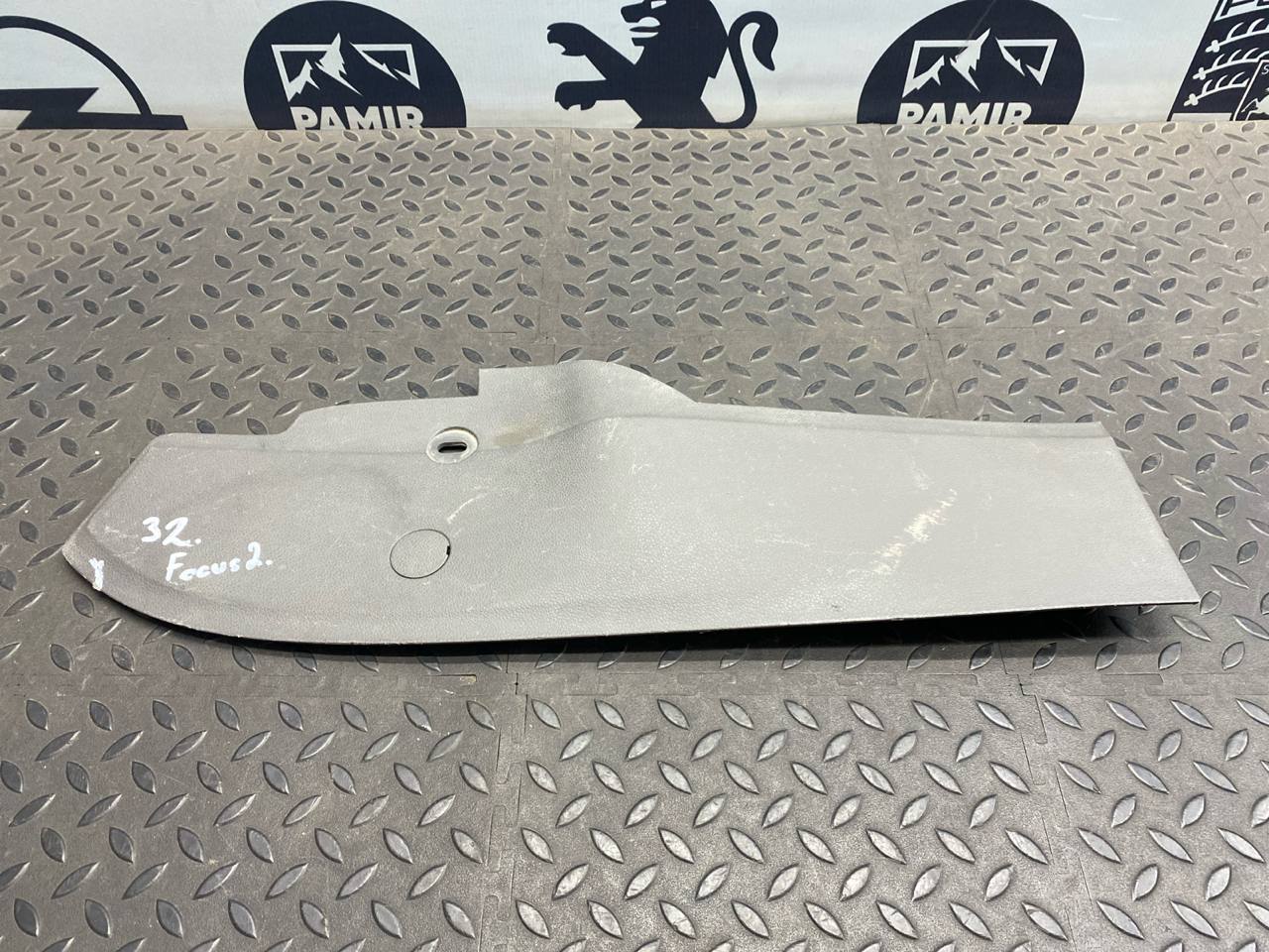 Накладка на консоль левая Ford Focus/2 2004-2011