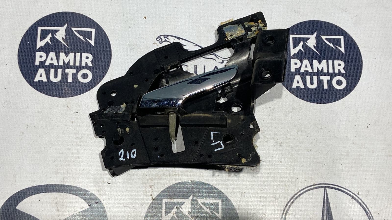 Ручка двери передняя левая Mercedes E/W210 1995-2003