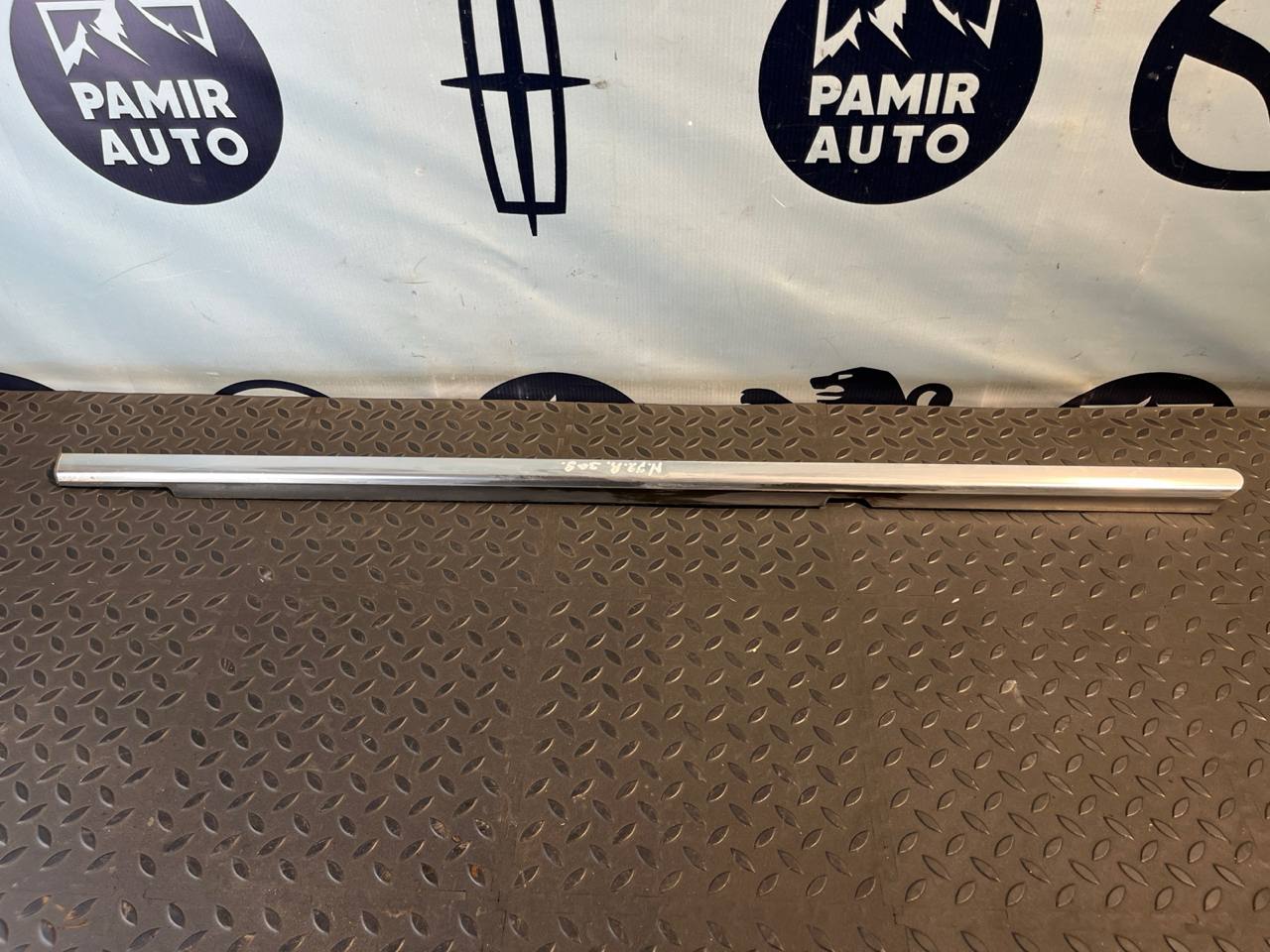 Уплотнитель двери задний правый Mercedes M/W164 2005-2011