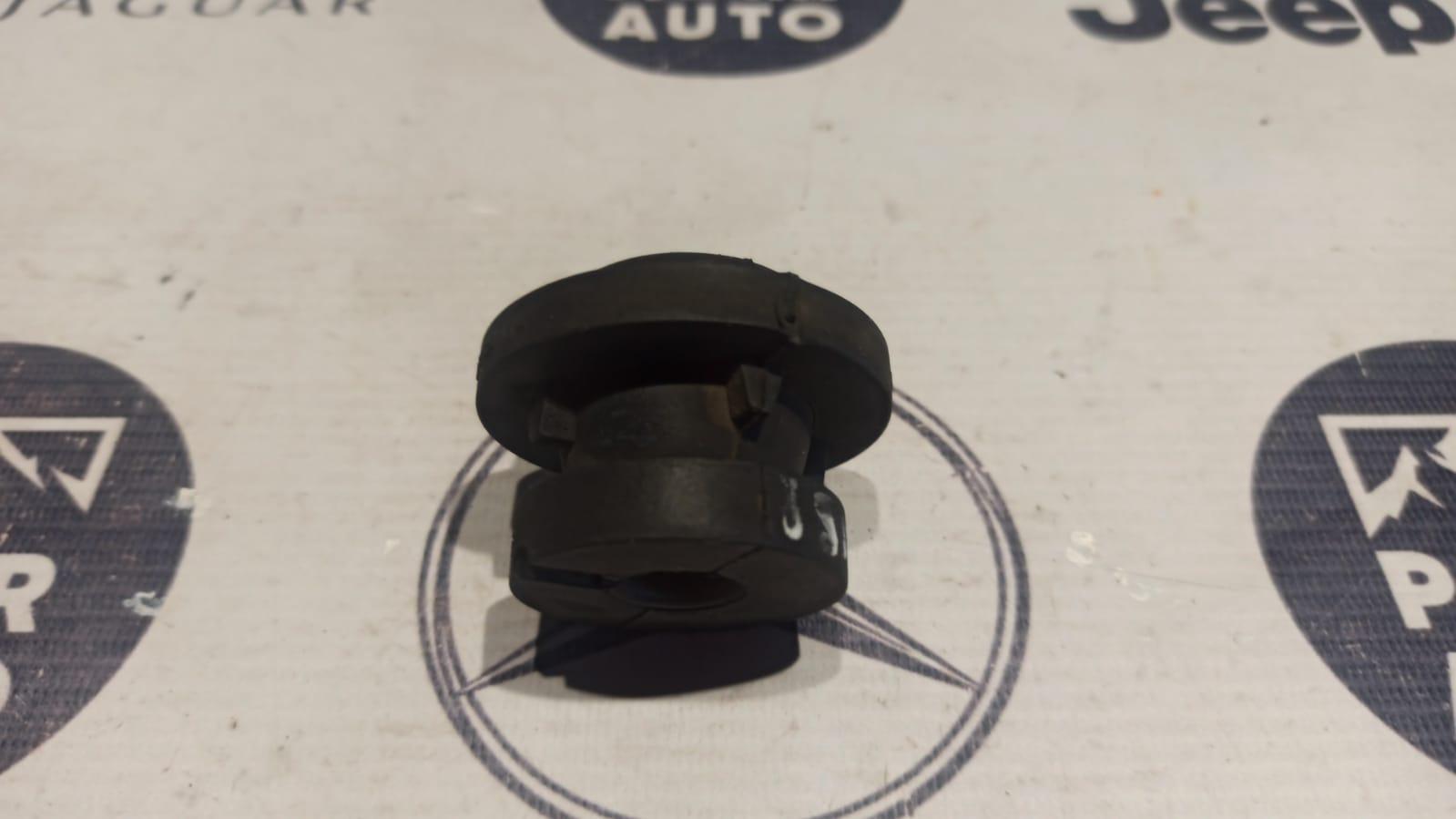 Кронштейн радиатора Ford Focus 1998-2007