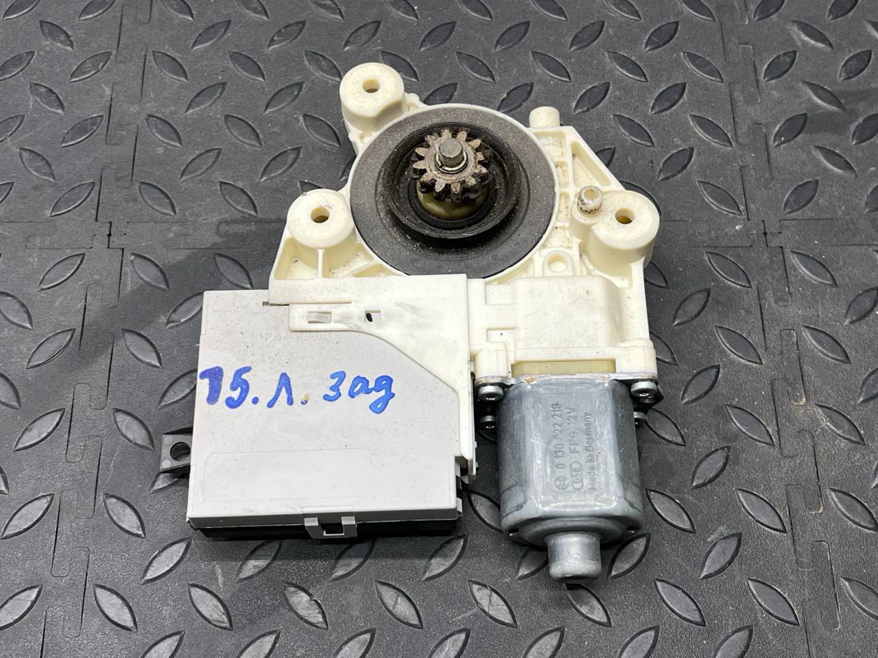 Моторчик стеклоподъемника задний левый Ford Focus/2 2004-2011